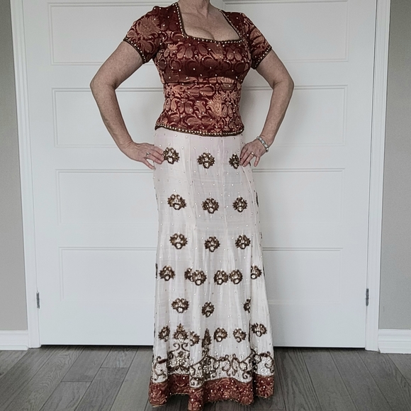 Silk Lengha Size 8. - Picture 4 of 16